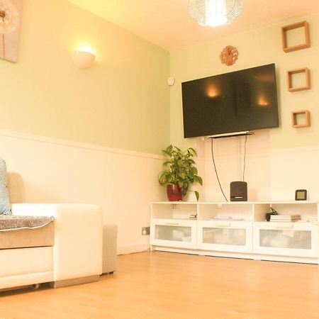 Welcome Home Twin Bedroom Near Heathrow Airport, London Yiewsley Exteriör bild