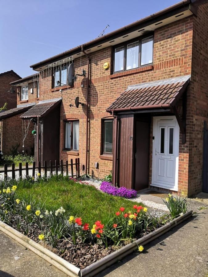 Welcome Home Twin Bedroom Near Heathrow Airport, London Yiewsley Exteriör bild