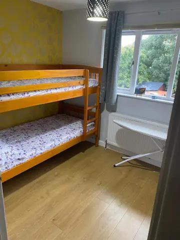 Welcome Home Twin Bedroom Near Heathrow Airport, London Yiewsley Exteriör bild