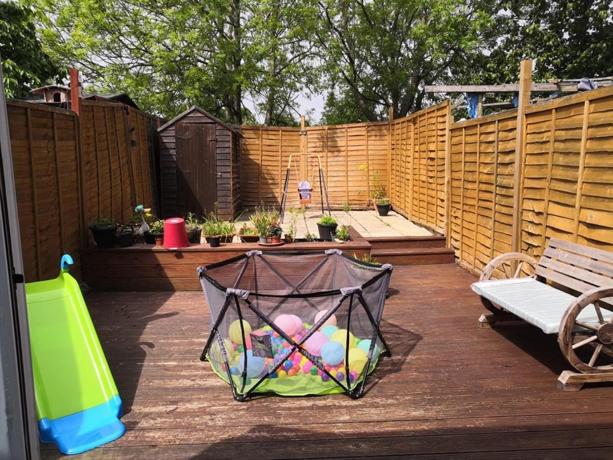 Welcome Home Twin Bedroom Near Heathrow Airport, London Yiewsley Exteriör bild