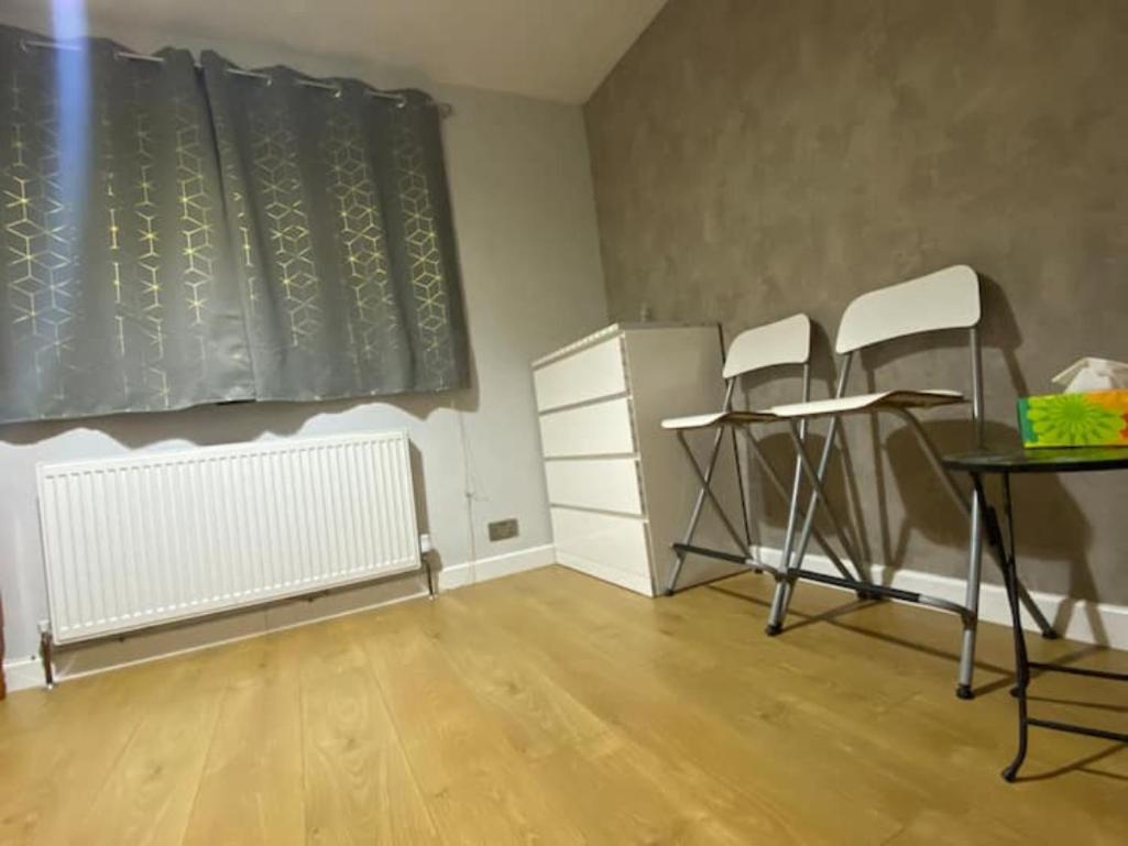 Welcome Home Twin Bedroom Near Heathrow Airport, London Yiewsley Exteriör bild
